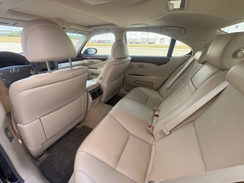 Used 2012 Lexus LS 460 w/ Luxury Value Edition RWD image 20