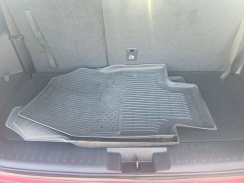Used 2023 Toyota Highlander XLE FWD image 7