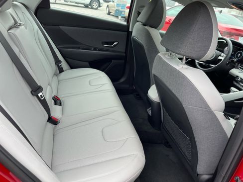 Used 2025 Hyundai Elantra Limited FWD image 26