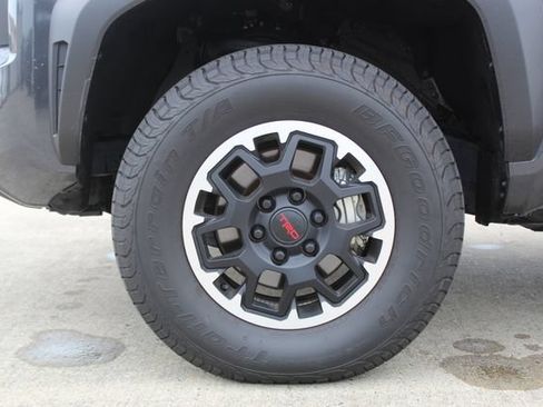 Used 2026 Toyota Tacoma TRD Off-Road AWD/4WD image 9