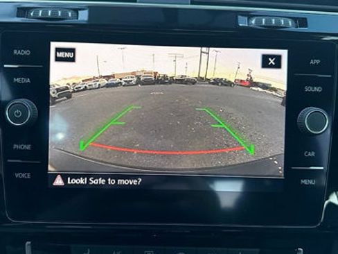 Used 2019 Volkswagen GTI SE FWD image 19