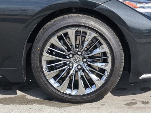 Certified 2023 Lexus LS 500 AWD w/ Interior Upgrade Package image 11