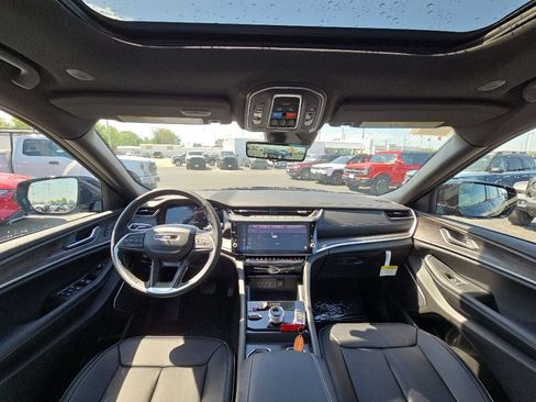 New 2026 Jeep Grand Cherokee L Limited AWD/4WD image 2