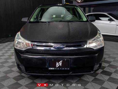 Used 2010 Ford Focus SE image 6