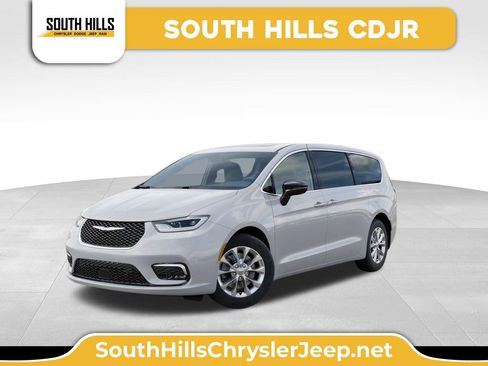 New 2026 Chrysler Pacifica Limited image 1