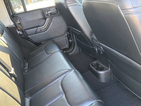 Used 2017 Jeep Wrangler Unlimited Sahara AWD/4WD image 79
