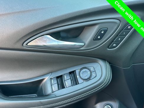 Used 2024 Buick Encore GX Avenir w/ Avenir Convenience Package image 12