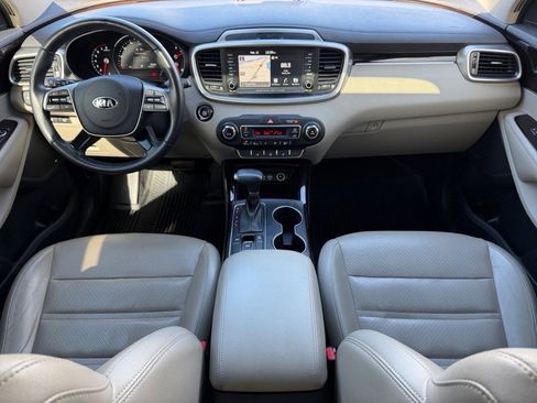 Used 2019 Kia Sorento EX w/ EX Touring Package image 16