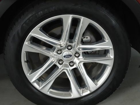 Used 2016 Ford Explorer XLT w/ Equipment Group 202A AWD/4WD image 10
