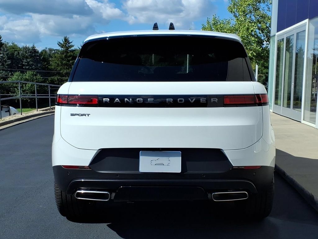 New 2027 Land Rover Range Rover Sport SE AWD/4WD image 4