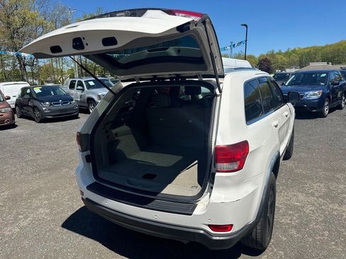 Used 2011 Jeep Grand Cherokee Laredo AWD/4WD image 41