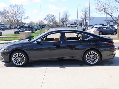 Used 2025 Lexus ES 350 Ultra Luxury image 6