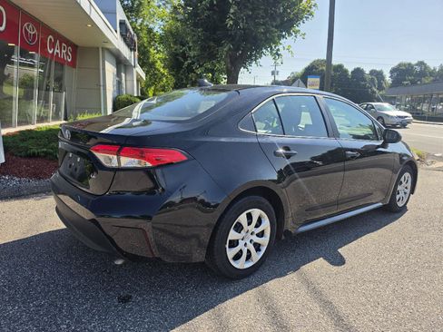 Used 2024 Toyota Corolla LE FWD image 3