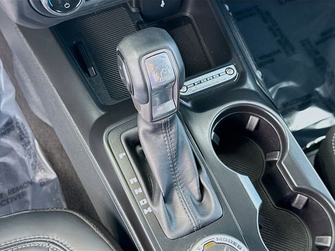 Used 2025 Ford Bronco Outer Banks image 16