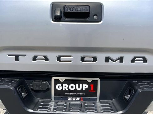 Used 2022 Toyota Tacoma SR5 RWD image 10