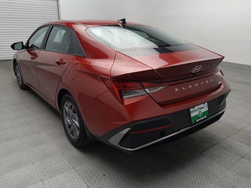 Used 2024 Hyundai Elantra Blue FWD image 5