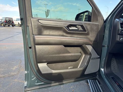 Used 2025 GMC Yukon AT4 Ultimate image 10