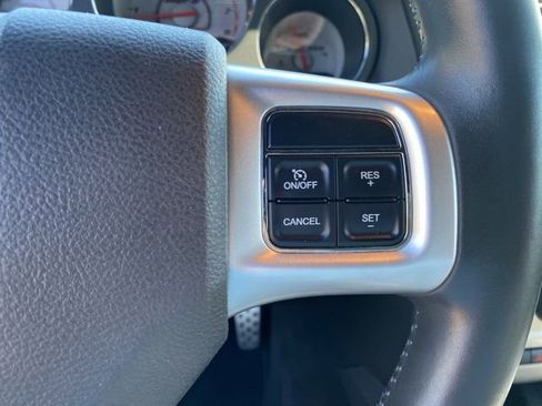 Used 2011 Dodge Challenger SRT8 RWD image 33