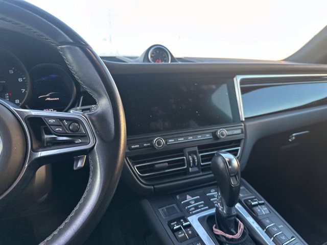 Used 2021 Porsche Macan AWD/4WD image 30