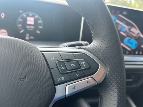 New 2026 Volkswagen Tiguan SE R-Line FWD image 20
