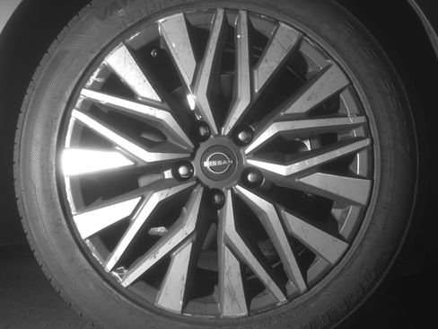 Used 2025 Nissan Altima 2.5 SV FWD image 13