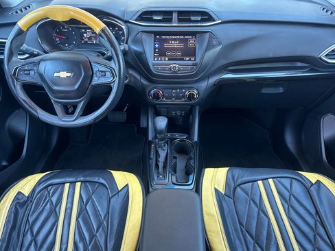 Used 2023 Chevrolet TrailBlazer LT FWD image 16