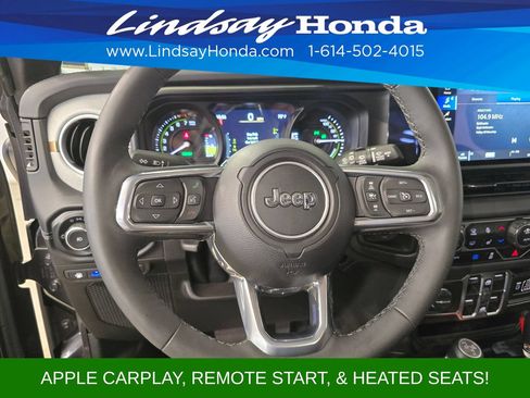 Used 2025 Jeep Wrangler Unlimited Sahara AWD/4WD image 14