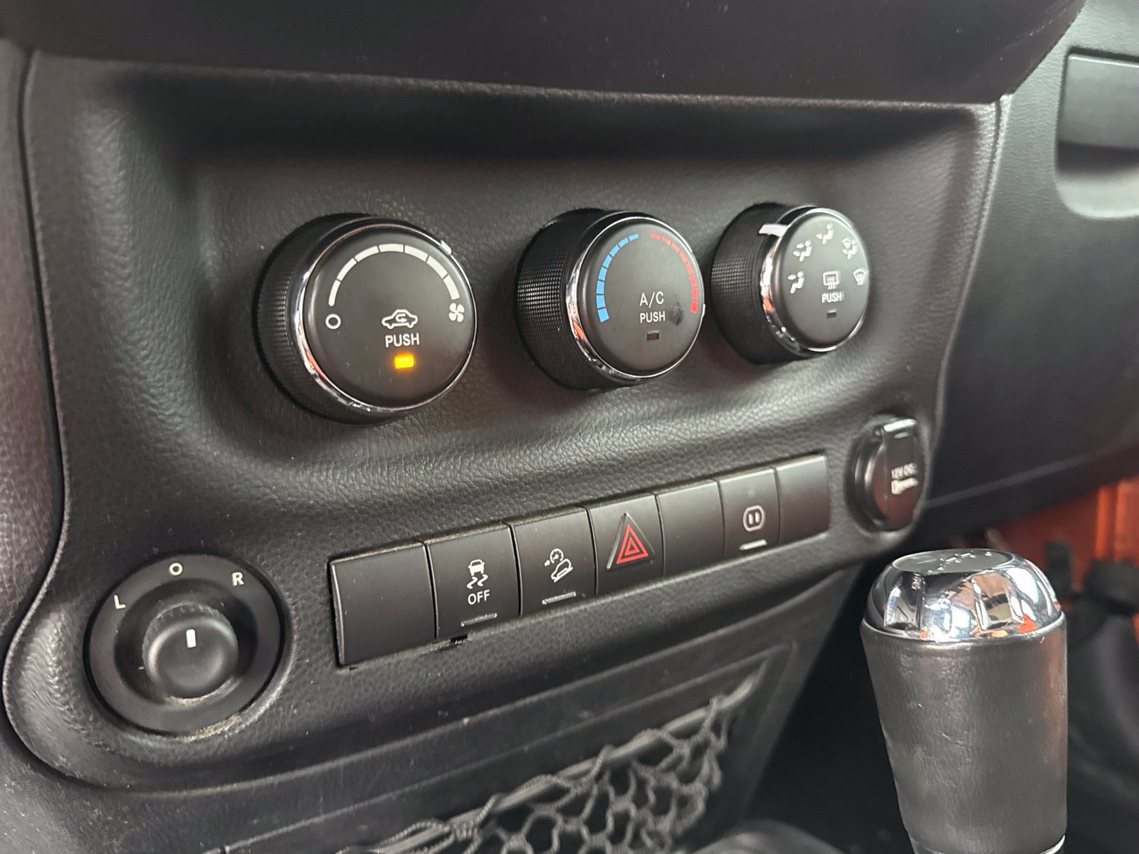 Used 2011 Jeep Wrangler Rubicon w/ Dual Top Group AWD/4WD image 19
