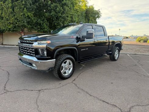 Used 2020 Chevrolet Silverado 2500 LTZ w/ LTZ Plus Package image 4