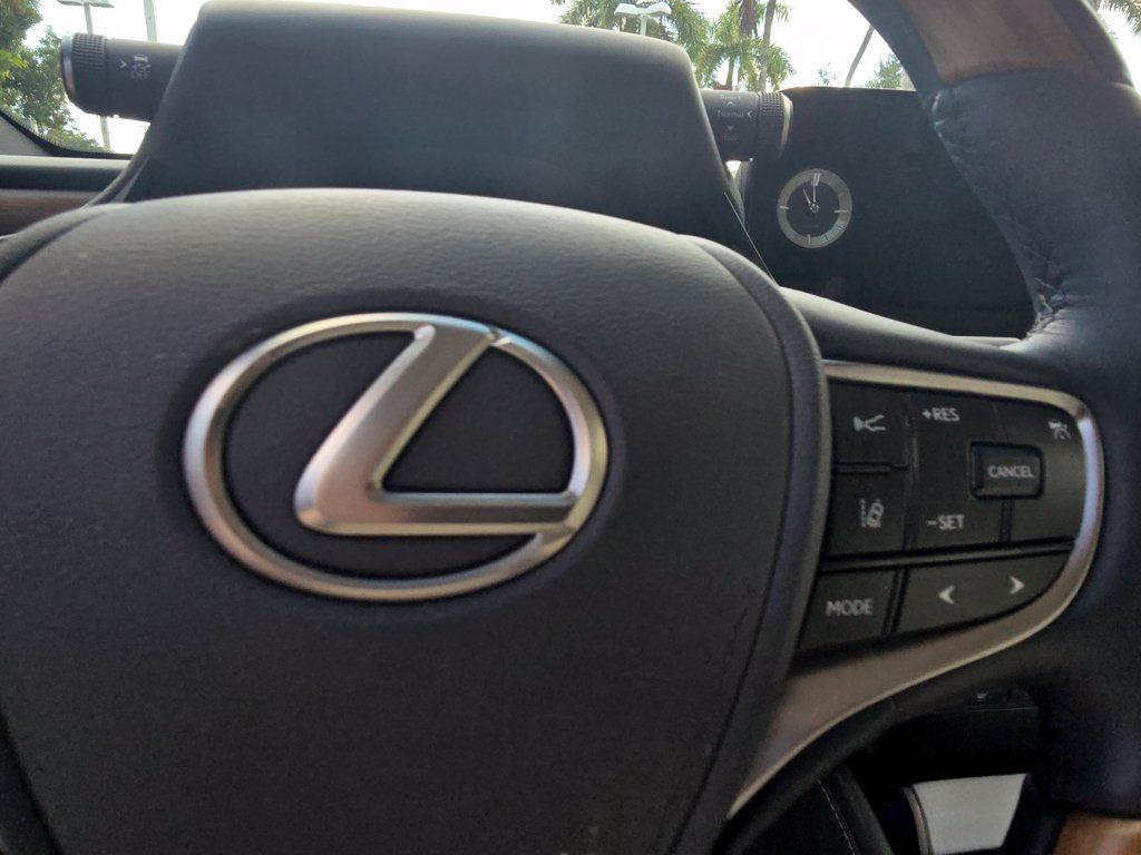 Used 2025 Lexus ES 350 Ultra Luxury w/ Accessory Package (Z2) FWD image 14
