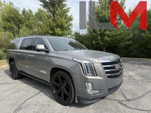 Used 2017 Cadillac Escalade ESV Platinum image 1