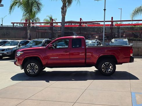Used 2016 Toyota Tacoma SR5 image 9