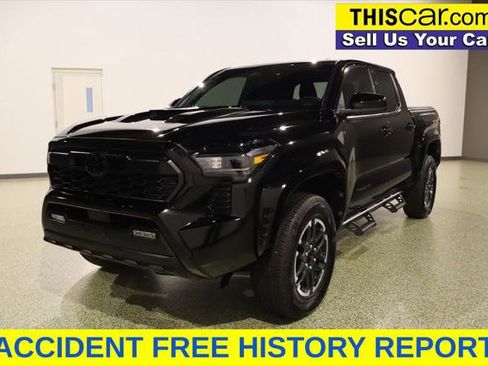 Used 2025 Toyota Tacoma TRD Sport RWD image 3