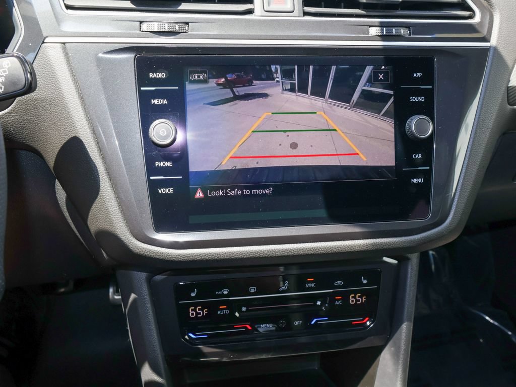 Certified 2024 Volkswagen Tiguan SE R-Line AWD/4WD image 20