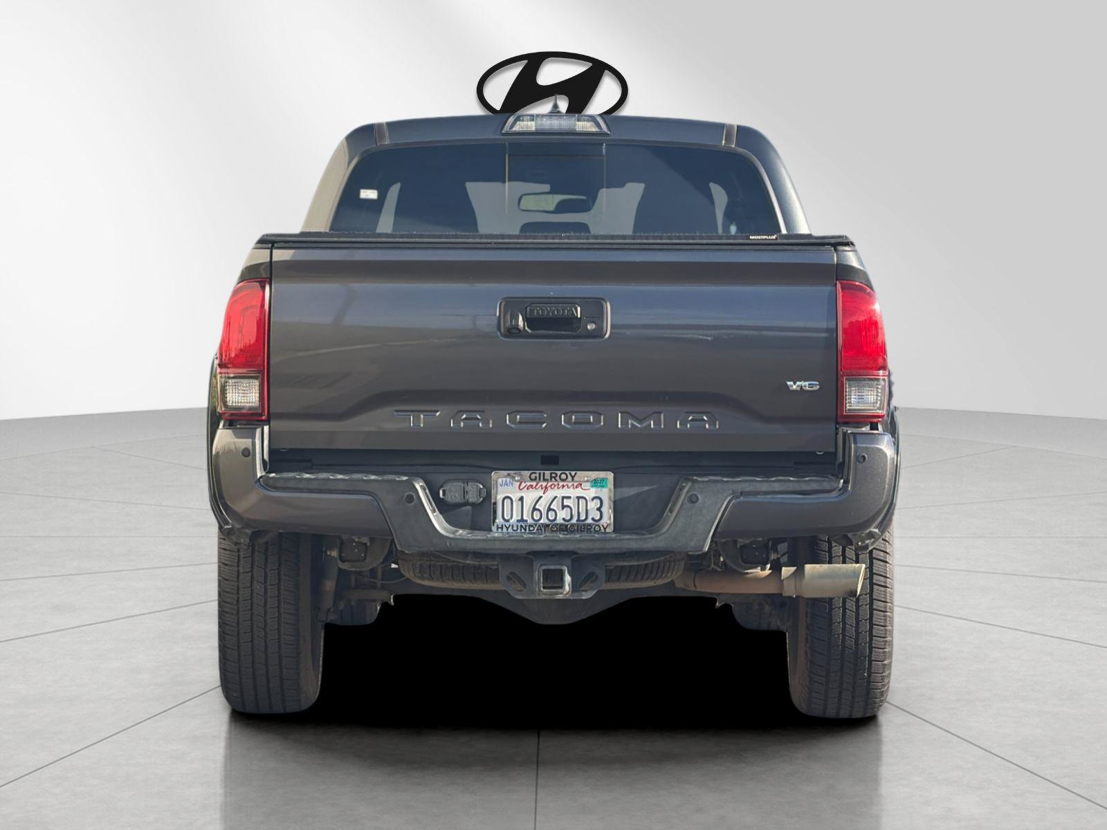 Used 2019 Toyota Tacoma TRD Sport w/ Technology Package RWD image 4