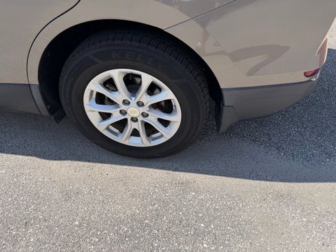 Used 2019 Chevrolet Equinox LT w/ Sun & Navigation Package AWD/4WD image 7