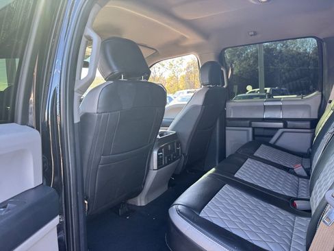 Used 2019 Ford F250 XLT w/ XLT Premium Package image 23