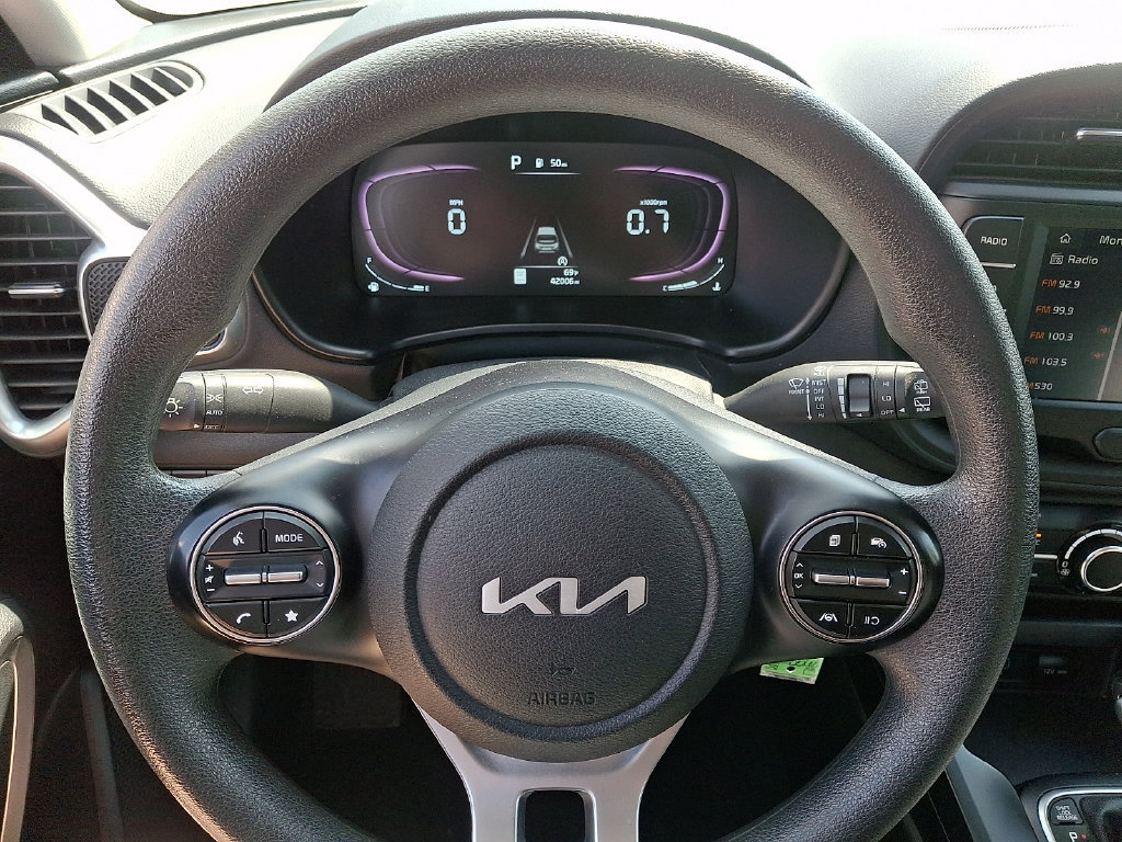 Used 2023 Kia Soul LX w/ LX Technology Package FWD image 18