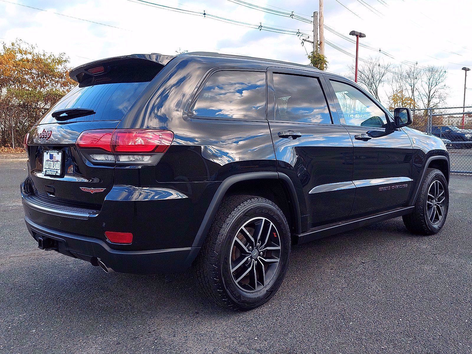 Used 2018 Jeep Grand Cherokee Trailhawk AWD/4WD image 6