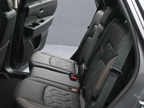 New 2026 Nissan Pathfinder Platinum w/ Cargo Package image 19