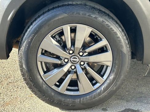 Used 2022 Nissan Pathfinder SV image 7