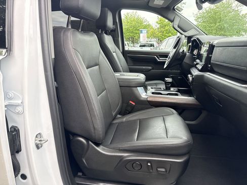 Used 2022 GMC Sierra 1500 SLT w/ SLT Convenience Package AWD/4WD image 25