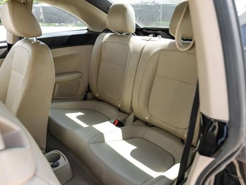 Used 2014 Volkswagen Beetle 1.8T image 32