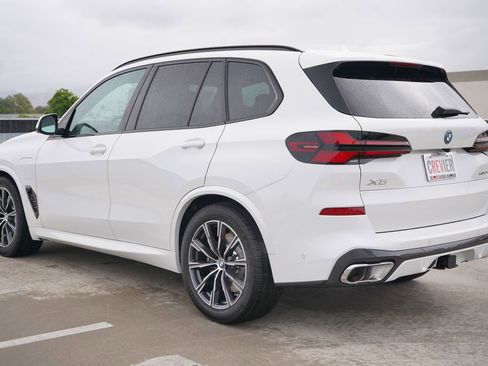 New 2026 BMW X5 xDrive50e w/ M Sport Package AWD/4WD image 8