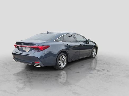 Used 2019 Toyota Avalon XLE w/ All Weather Liner Package FWD image 8