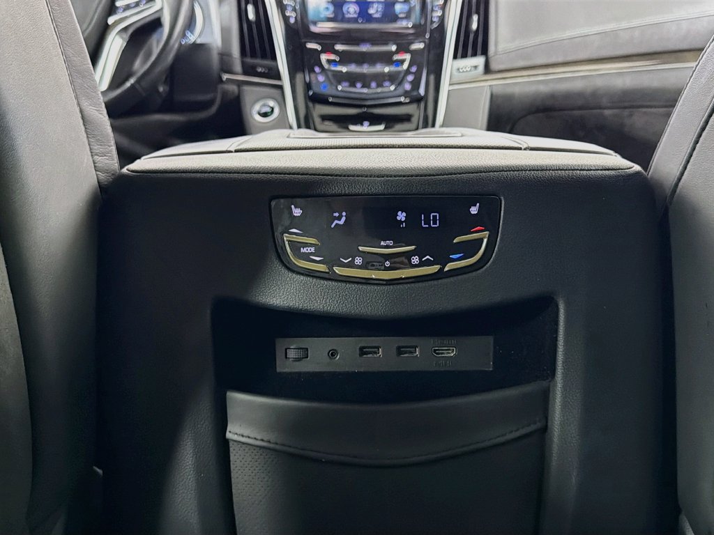 Used 2019 Cadillac Escalade ESV Platinum AWD/4WD image 27
