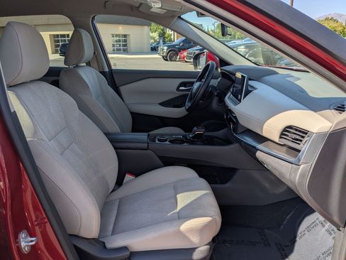 Used 2025 Nissan Rogue SV AWD/4WD image 33