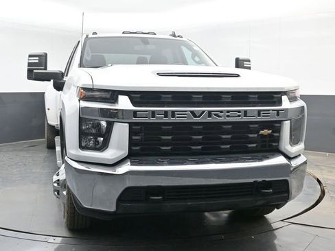 Used 2023 Chevrolet Silverado 3500 LT AWD/4WD image 3