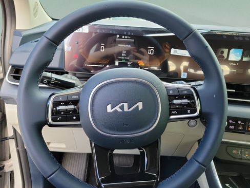 New 2026 Kia Carnival EX FWD image 16