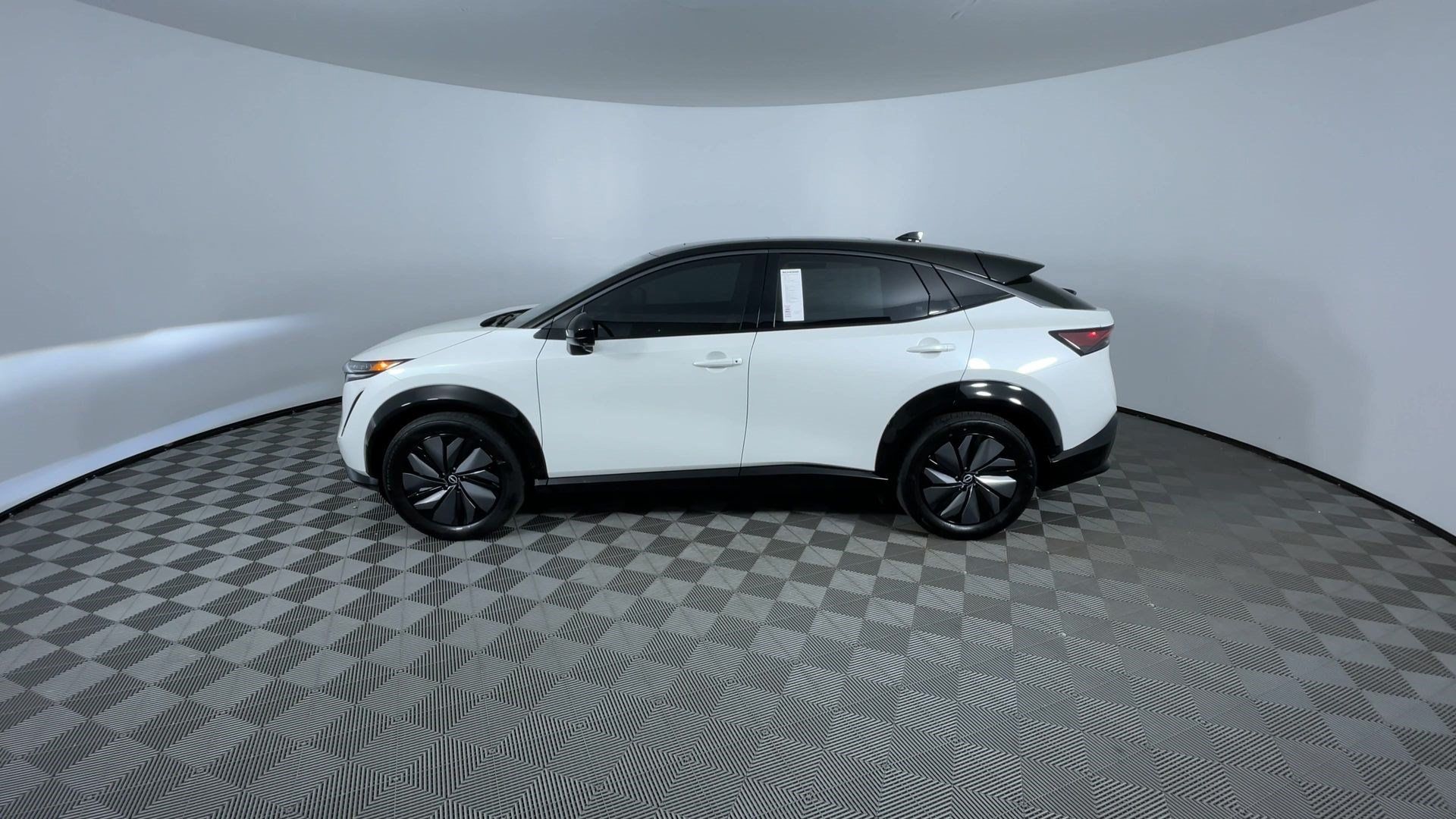 Certified 2024 Nissan Ariya AWD image 6